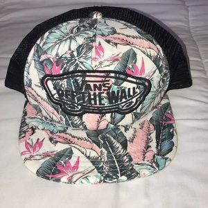 A tropical leaf van snap back.